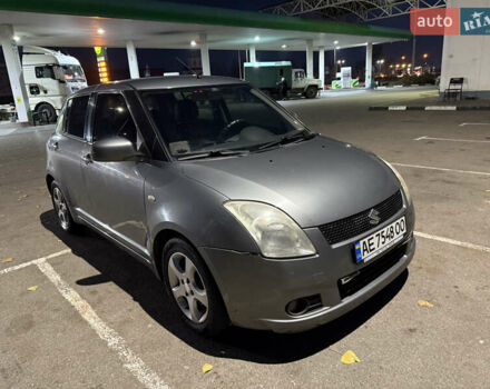 Серый Сузуки Свифт, объемом двигателя 1.33 л и пробегом 181 тыс. км за 3999 $, фото 3 на Automoto.ua