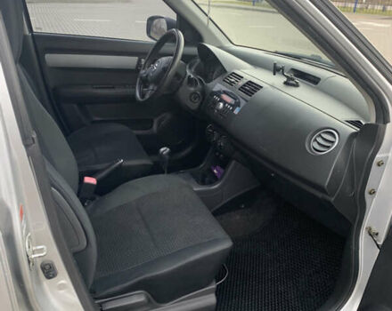 Сірий Сузукі Свифт, об'ємом двигуна 1.3 л та пробігом 229 тис. км за 4250 $, фото 6 на Automoto.ua