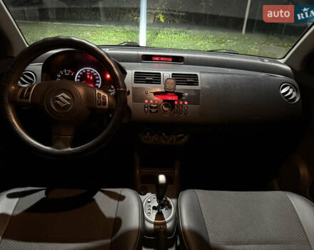 Серый Сузуки Свифт, объемом двигателя 1.33 л и пробегом 181 тыс. км за 3999 $, фото 5 на Automoto.ua