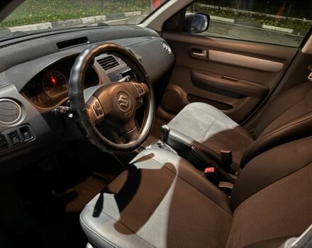 Серый Сузуки Свифт, объемом двигателя 1.3 л и пробегом 181 тыс. км за 4200 $, фото 4 на Automoto.ua