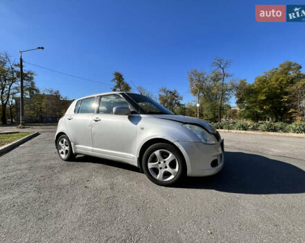 Серый Сузуки Свифт, объемом двигателя 1.33 л и пробегом 146 тыс. км за 4000 $, фото 2 на Automoto.ua