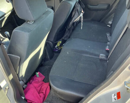 Серый Сузуки Свифт, объемом двигателя 1.33 л и пробегом 146 тыс. км за 4000 $, фото 7 на Automoto.ua