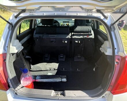 Серый Сузуки Свифт, объемом двигателя 1.3 л и пробегом 147 тыс. км за 4800 $, фото 5 на Automoto.ua