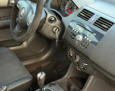 Серый Сузуки Свифт, объемом двигателя 1.33 л и пробегом 146 тыс. км за 4600 $, фото 9 на Automoto.ua