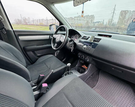 Сірий Сузукі Свифт, об'ємом двигуна 1.3 л та пробігом 148 тис. км за 4500 $, фото 4 на Automoto.ua