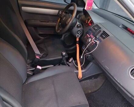 Сірий Сузукі Свифт, об'ємом двигуна 1.33 л та пробігом 276 тис. км за 3600 $, фото 8 на Automoto.ua