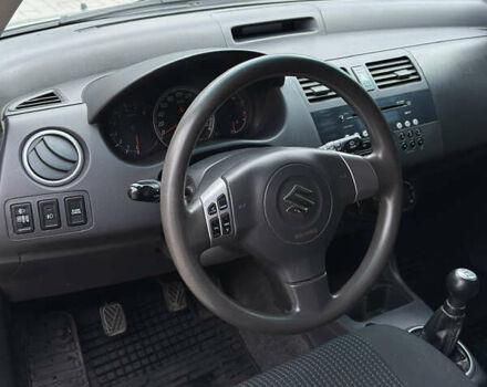 Сузуки Свифт 2007 в Львове на Automoto.ua Серый Сузуки Свифт, объемом двигателя 1.3 л и пробегом 214 тыс. км за 4250 $, фото 5 на Automoto.ua