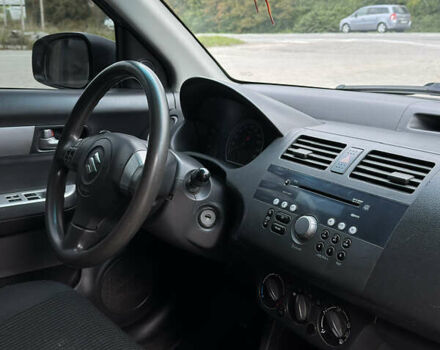 Сузуки Свифт 2007 в Львове на Automoto.ua Серый Сузуки Свифт, объемом двигателя 1.3 л и пробегом 214 тыс. км за 4250 $, фото 11 на Automoto.ua