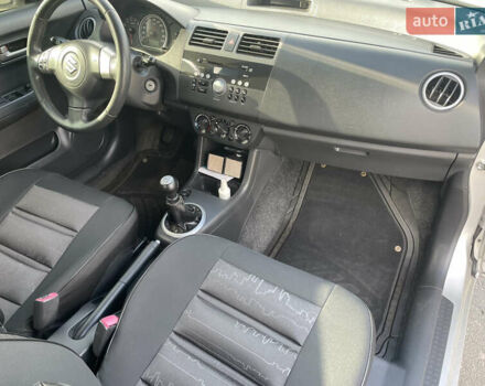 Сірий Сузукі Свифт, об'ємом двигуна 1.33 л та пробігом 260 тис. км за 3000 $, фото 10 на Automoto.ua