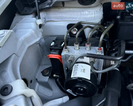 Серый Сузуки Свифт, объемом двигателя 1.49 л и пробегом 96 тыс. км за 6700 $, фото 74 на Automoto.ua