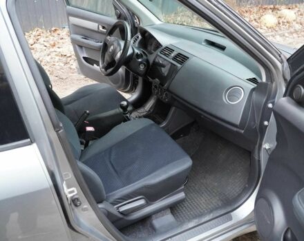 Серый Сузуки Свифт, объемом двигателя 1.3 л и пробегом 154 тыс. км за 4750 $, фото 19 на Automoto.ua