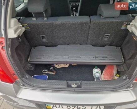 Серый Сузуки Свифт, объемом двигателя 1.33 л и пробегом 190 тыс. км за 4200 $, фото 23 на Automoto.ua