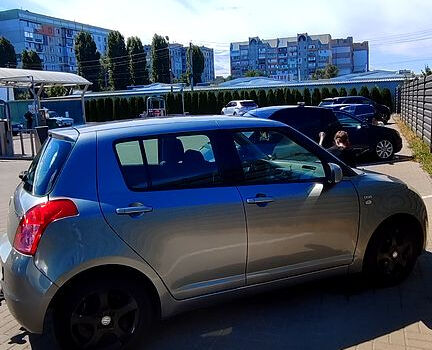 Сузуки Свифт 2008 в Черкассах на Automoto.ua Серый Сузуки Свифт, объемом двигателя 1.2 л и пробегом 189 тыс. км за 5800 $, фото 1 на Automoto.ua