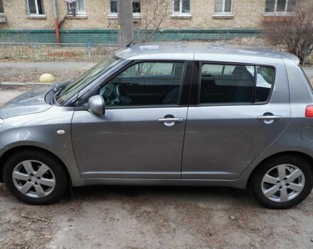 Серый Сузуки Свифт, объемом двигателя 1.3 л и пробегом 154 тыс. км за 4750 $, фото 1 на Automoto.ua