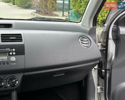 Серый Сузуки Свифт, объемом двигателя 1.49 л и пробегом 24 тыс. км за 9300 $, фото 31 на Automoto.ua