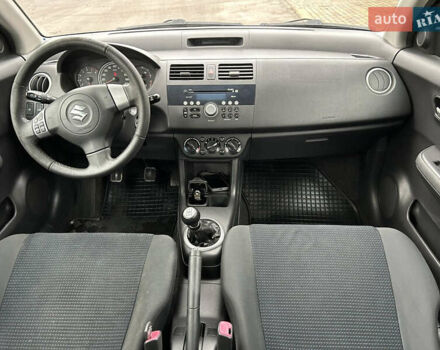 Сірий Сузукі Свифт, об'ємом двигуна 1.33 л та пробігом 243 тис. км за 4300 $, фото 6 на Automoto.ua