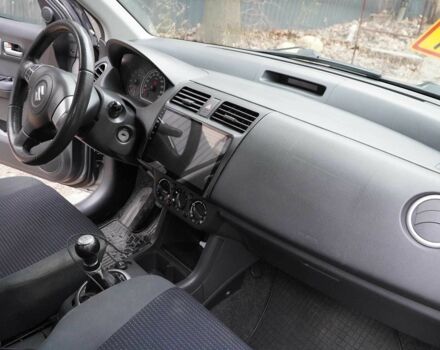 Серый Сузуки Свифт, объемом двигателя 1.3 л и пробегом 154 тыс. км за 4750 $, фото 22 на Automoto.ua