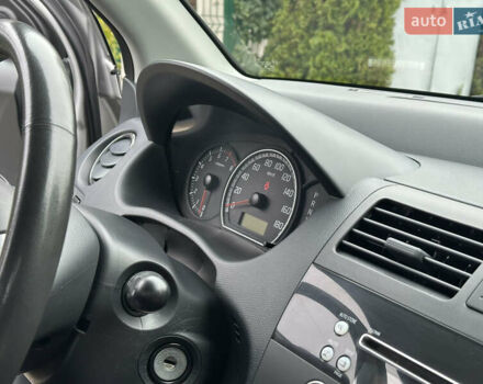 Серый Сузуки Свифт, объемом двигателя 1.49 л и пробегом 24 тыс. км за 9300 $, фото 41 на Automoto.ua