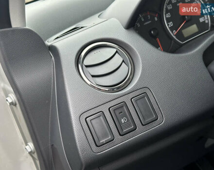 Серый Сузуки Свифт, объемом двигателя 1.49 л и пробегом 24 тыс. км за 9300 $, фото 44 на Automoto.ua