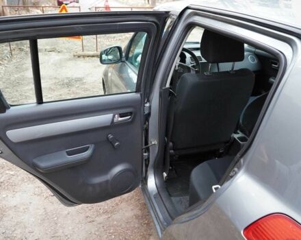 Серый Сузуки Свифт, объемом двигателя 1.3 л и пробегом 154 тыс. км за 4750 $, фото 17 на Automoto.ua