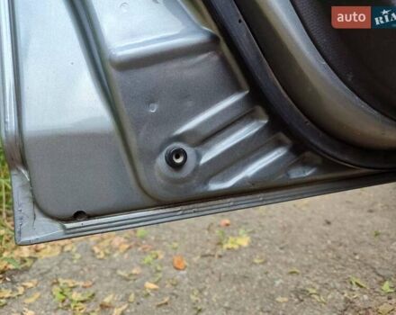 Сірий Сузукі Свифт, об'ємом двигуна 1.49 л та пробігом 199 тис. км за 5500 $, фото 13 на Automoto.ua