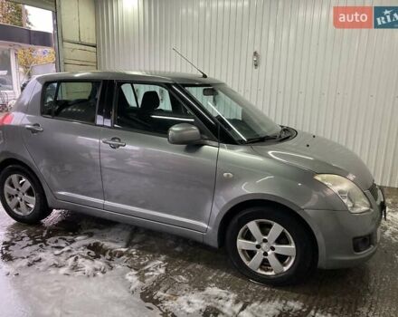 Серый Сузуки Свифт, объемом двигателя 1.33 л и пробегом 243 тыс. км за 3950 $, фото 2 на Automoto.ua