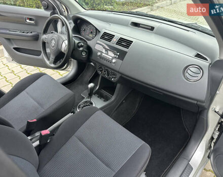 Серый Сузуки Свифт, объемом двигателя 1.49 л и пробегом 24 тыс. км за 9300 $, фото 34 на Automoto.ua