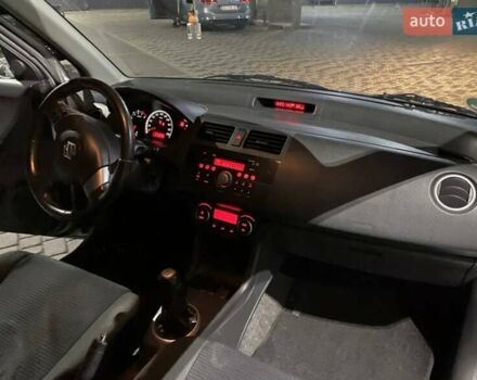 Сірий Сузукі Свифт, об'ємом двигуна 1.33 л та пробігом 249 тис. км за 4000 $, фото 3 на Automoto.ua