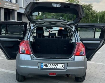 Сірий Сузукі Свифт, об'ємом двигуна 1.49 л та пробігом 143 тис. км за 8031 $, фото 3 на Automoto.ua