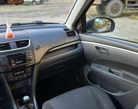 Сірий Сузукі Свифт, об'ємом двигуна 1.2 л та пробігом 178 тис. км за 4700 $, фото 7 на Automoto.ua