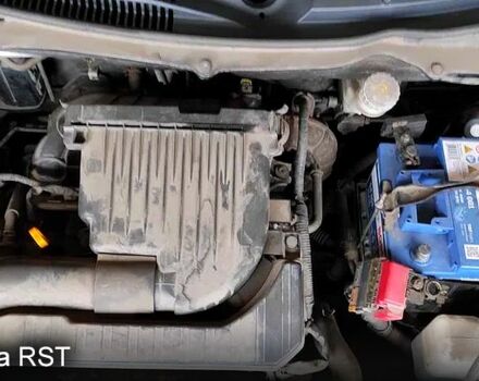 Серый Сузуки Свифт, объемом двигателя 1.2 л и пробегом 166 тыс. км за 5900 $, фото 7 на Automoto.ua