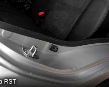 Серый Сузуки Свифт, объемом двигателя 1.2 л и пробегом 166 тыс. км за 5900 $, фото 4 на Automoto.ua