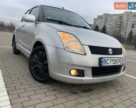Серый Сузуки Свифт, объемом двигателя 1.3 л и пробегом 229 тыс. км за 4250 $, фото 1 на Automoto.ua