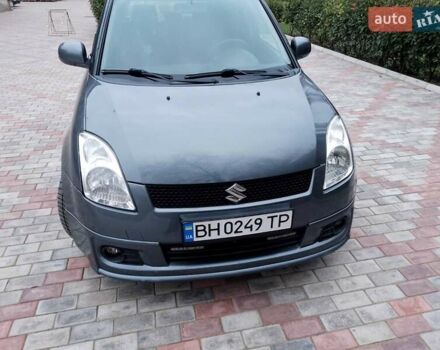 Серый Сузуки Свифт, объемом двигателя 1.49 л и пробегом 129 тыс. км за 6000 $, фото 1 на Automoto.ua