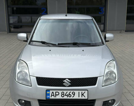 Серый Сузуки Свифт, объемом двигателя 1.3 л и пробегом 214 тыс. км за 3999 $, фото 1 на Automoto.ua