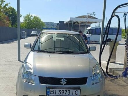 Сузукі Свифт 2007 у Полтаві на Automoto.ua Сірий Сузукі Свифт, об'ємом двигуна 1.33 л та пробігом 176 тис. км за 5500 $, фото 1 на Automoto.ua