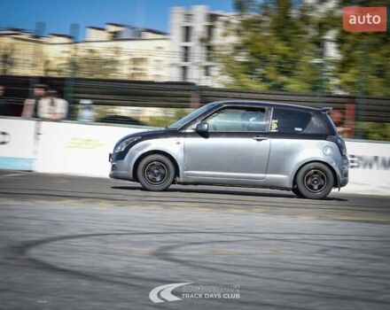 Сірий Сузукі Свифт, об'ємом двигуна 1.49 л та пробігом 185 тис. км за 4500 $, фото 1 на Automoto.ua