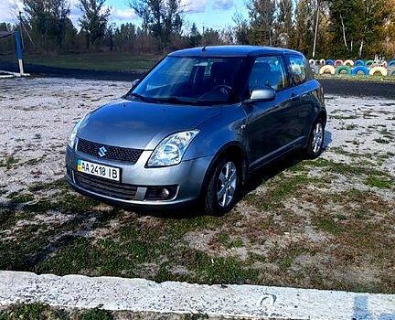 Серый Сузуки Свифт, объемом двигателя 1.3 л и пробегом 18000 тыс. км за 5000 $, фото 1 на Automoto.ua