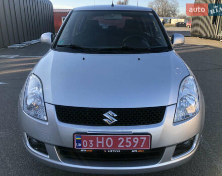 Серый Сузуки Свифт, объемом двигателя 1.5 л и пробегом 195 тыс. км за 7350 $, фото 1 на Automoto.ua
