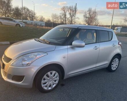 Серый Сузуки Свифт, объемом двигателя 1.24 л и пробегом 108 тыс. км за 5350 $, фото 1 на Automoto.ua