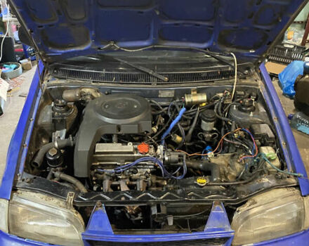 Синий Сузуки Свифт, объемом двигателя 1 л и пробегом 296 тыс. км за 1000 $, фото 4 на Automoto.ua