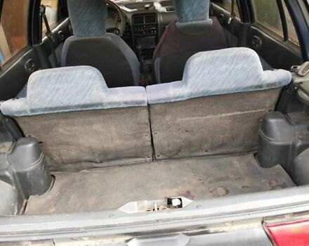 Синій Сузукі Свифт, об'ємом двигуна 1.3 л та пробігом 200 тис. км за 2000 $, фото 9 на Automoto.ua