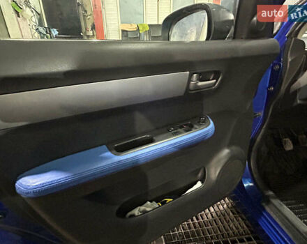 Синий Сузуки Свифт, объемом двигателя 1.5 л и пробегом 240 тыс. км за 4000 $, фото 2 на Automoto.ua