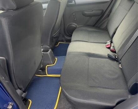 Сузукі Свифт 2006 у Коломые на Automoto.ua Синій Сузукі Свифт, об'ємом двигуна 1.3 л та пробігом 184 тис. км за 4900 $, фото 10 на Automoto.ua