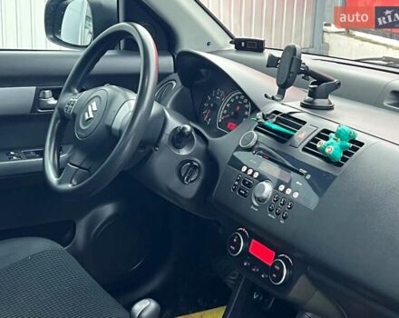 Синій Сузукі Свифт, об'ємом двигуна 1.33 л та пробігом 82 тис. км за 5800 $, фото 51 на Automoto.ua