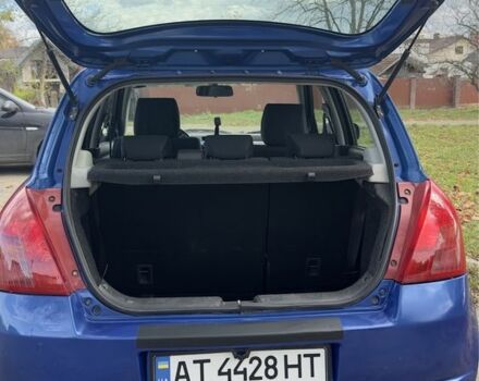 Сузукі Свифт 2006 у Коломые на Automoto.ua Синій Сузукі Свифт, об'ємом двигуна 1.3 л та пробігом 184 тис. км за 4900 $, фото 9 на Automoto.ua