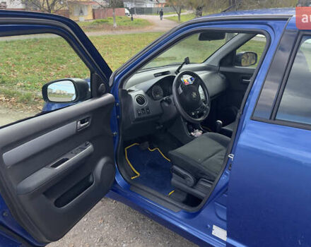 Сузуки Свифт 2006 в Коломые на Automoto.ua Синий Сузуки Свифт, объемом двигателя 1.33 л и пробегом 184 тыс. км за 4900 $, фото 2 на Automoto.ua