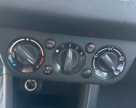 Синий Сузуки Свифт, объемом двигателя 1.33 л и пробегом 128 тыс. км за 3750 $, фото 18 на Automoto.ua