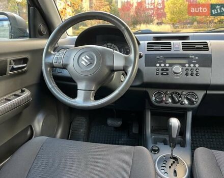 Сузуки Свифт 2007 в Киеве на Automoto.ua Синий Сузуки Свифт, объемом двигателя 1.49 л и пробегом 158 тыс. км за 6700 $, фото 23 на Automoto.ua