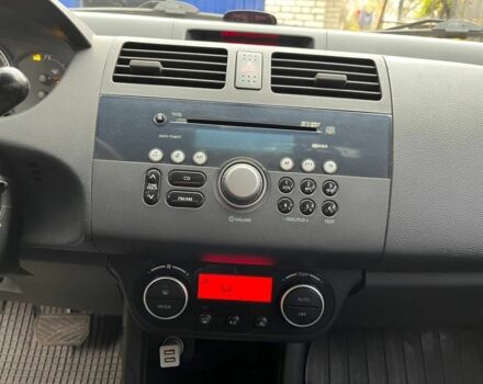Синий Сузуки Свифт, объемом двигателя 1.3 л и пробегом 160 тыс. км за 4102 $, фото 8 на Automoto.ua